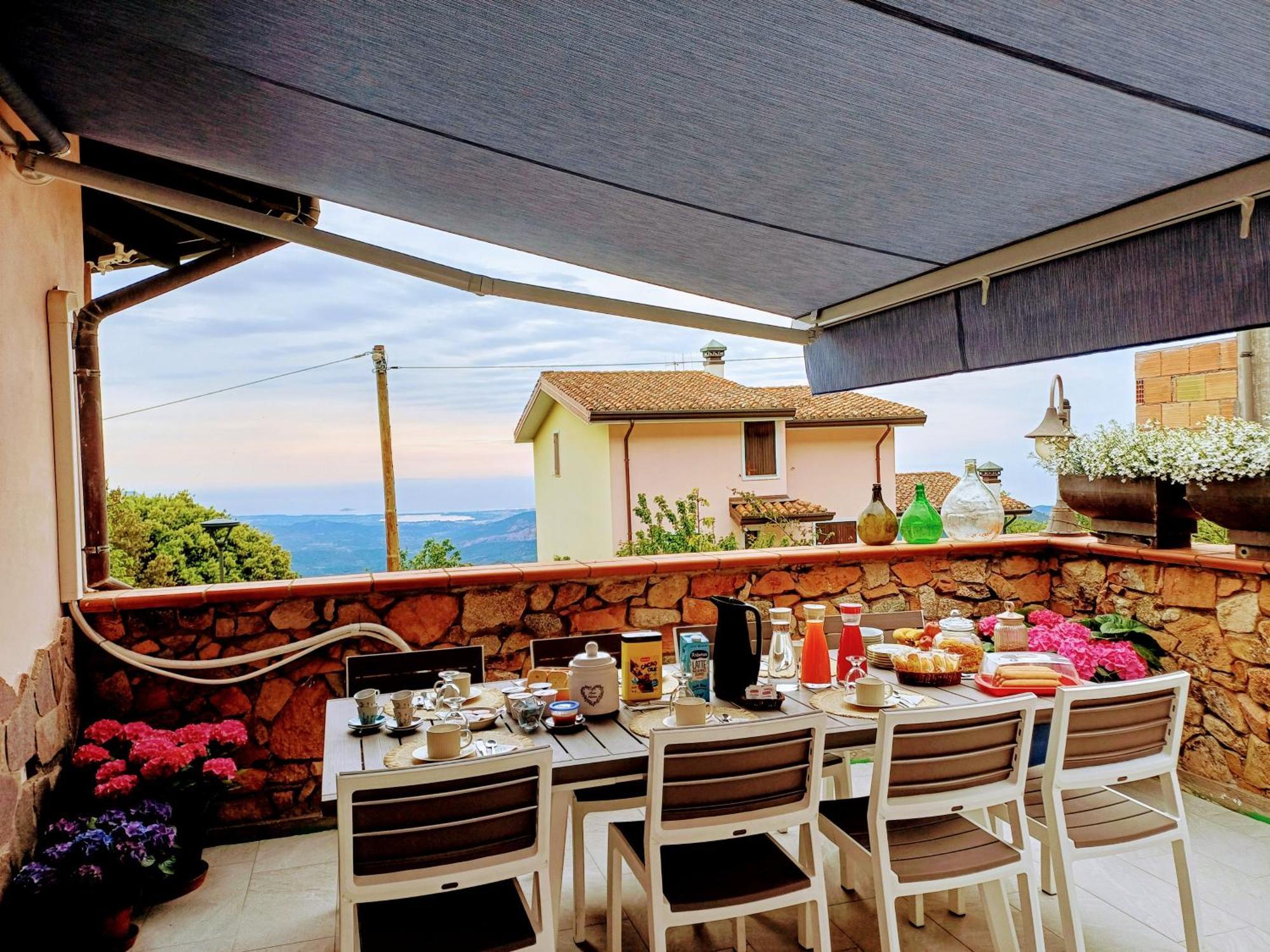 Bed and Breakfast Monti E Mare Lanusei Exterior foto